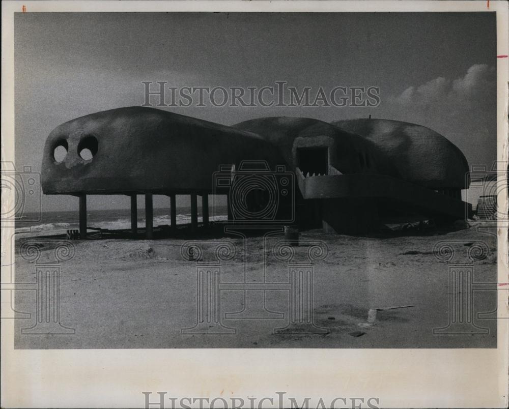 1974 Press Photo Penguin Restaurant destroyed by hurricane Agnes - RSL99531 - Historic Images