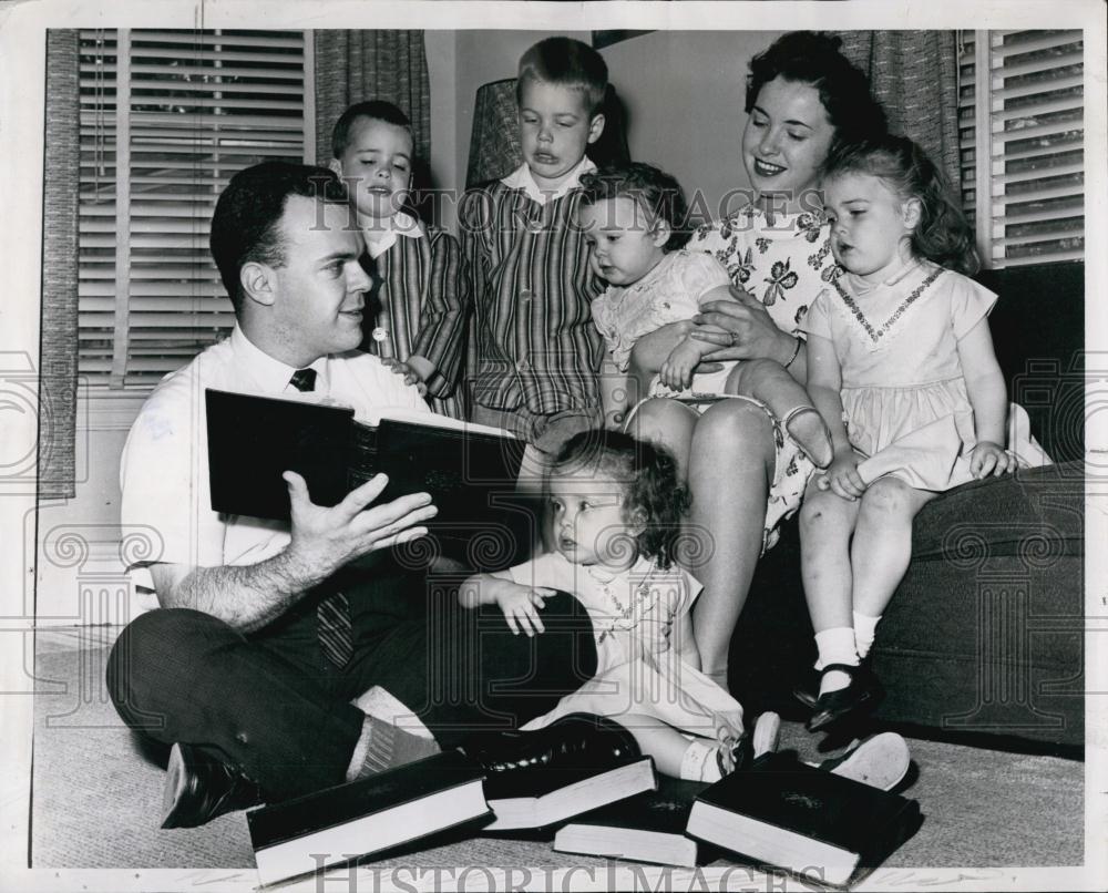 1962 Press Photo busy dad James Mazyck graduates from BU - RSL00039 - Historic Images