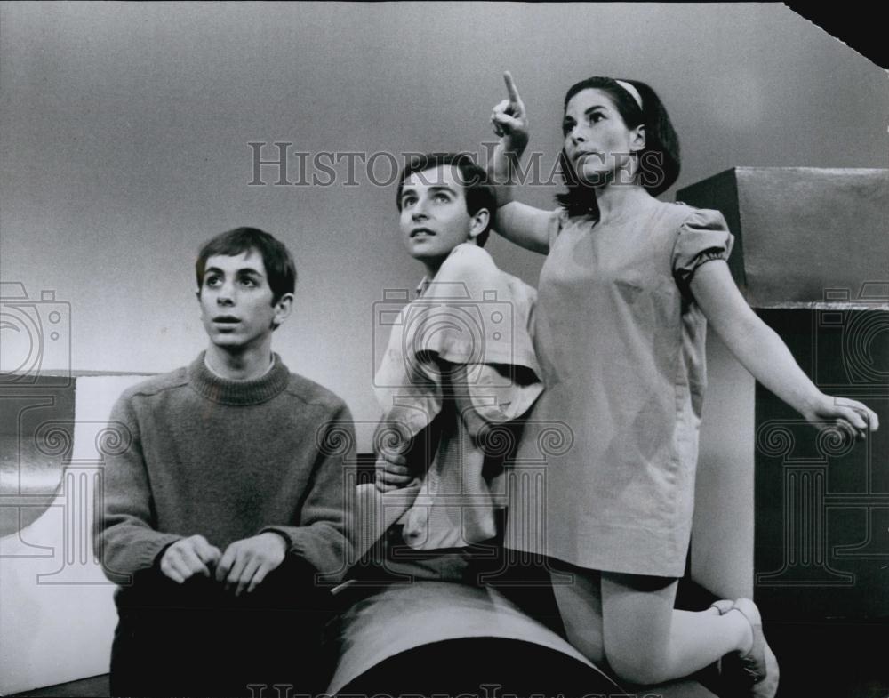 1969 Press Photo Alfred Mazza, Boni Enten in "You're a good man Charlie Brown" - Historic Images