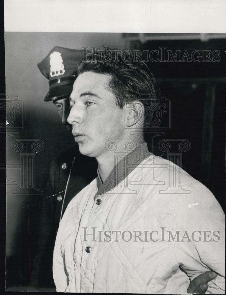1951 Press Photo Ray Malonson Frank Skillings With Joseph Waltzer Murder Suspect - Historic Images