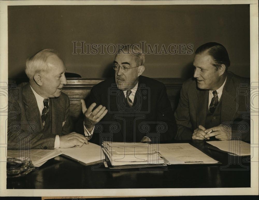 1943 Press Photo David Robertson, Morris L Cooke Chairman &amp; Walter White - Historic Images