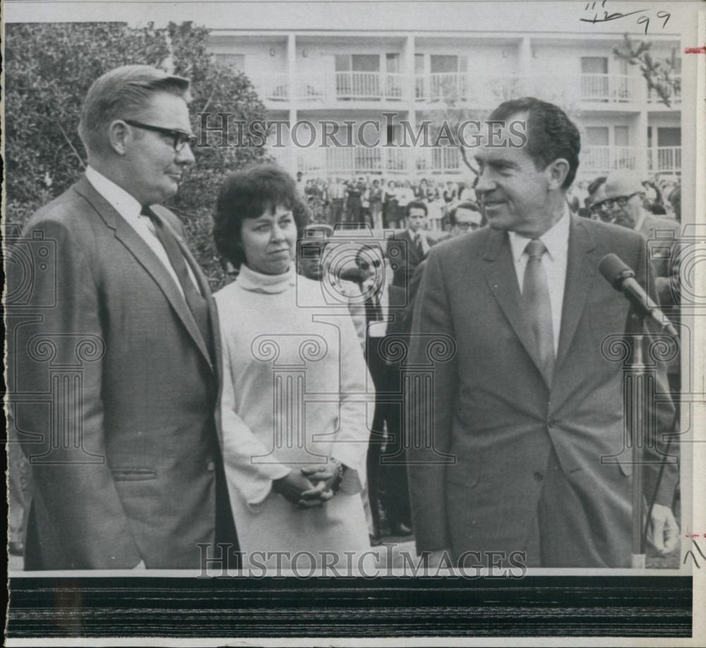 Press Photo Donald E Johnson Nixon Veterans Administrator - RSL67973 - Historic Images