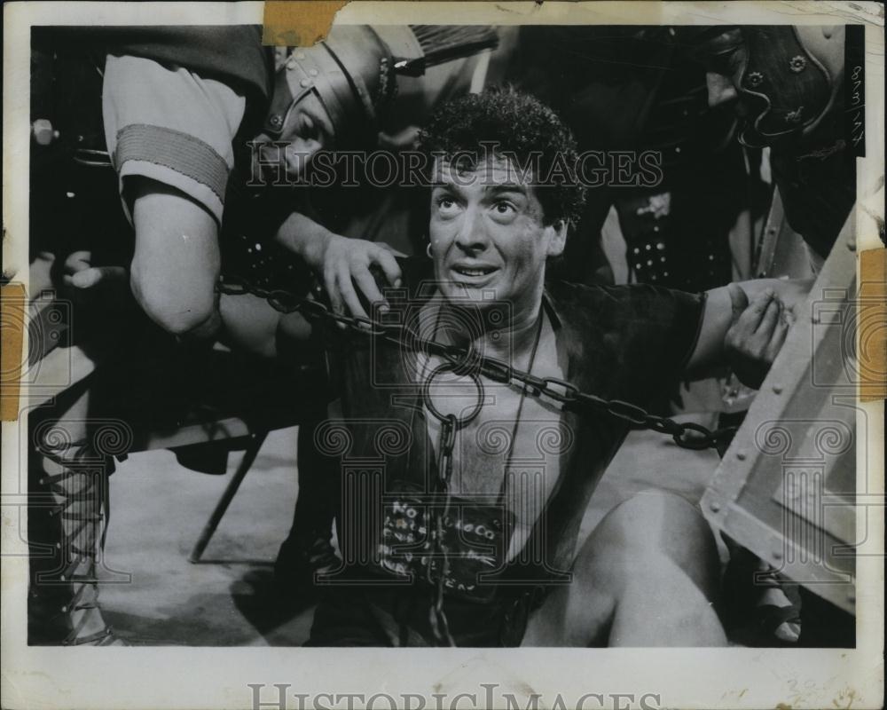 1959 Press Photo Victor Mature stars in "The Robe" - RSL88851 - Historic Images