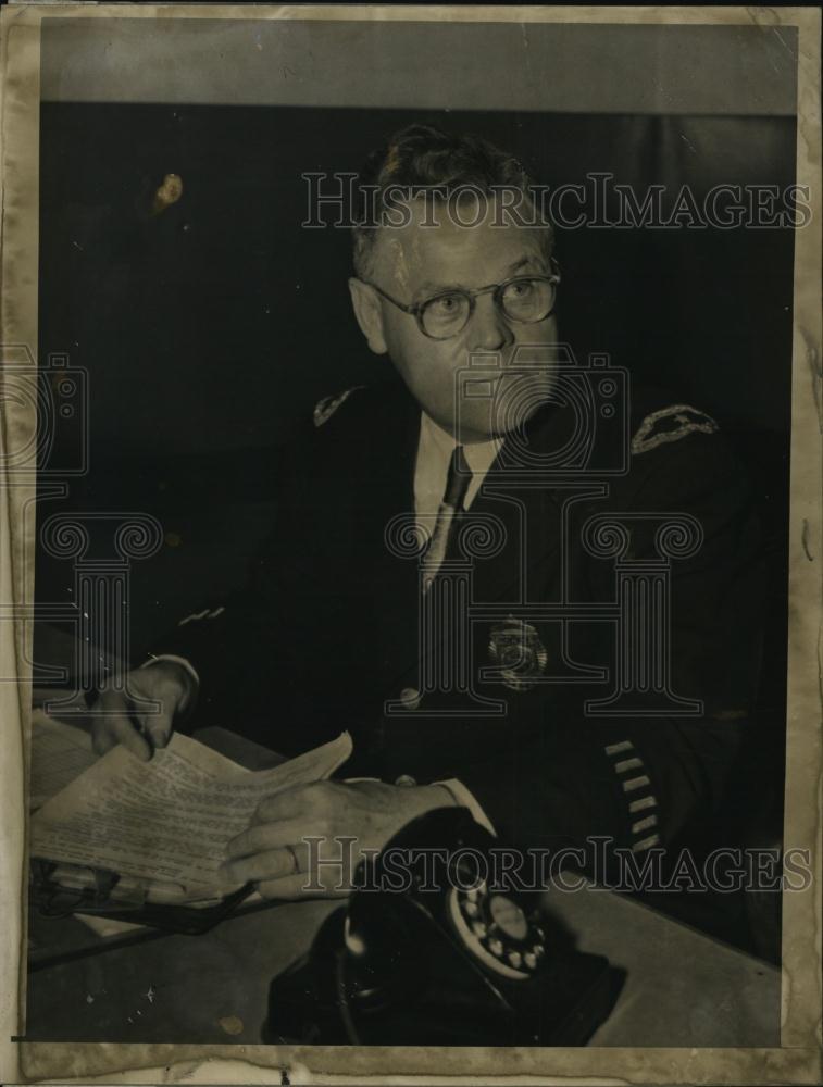 1951 Press Photo Lieutenant Robert Dalton Boston Police force - RSL44811 - Historic Images