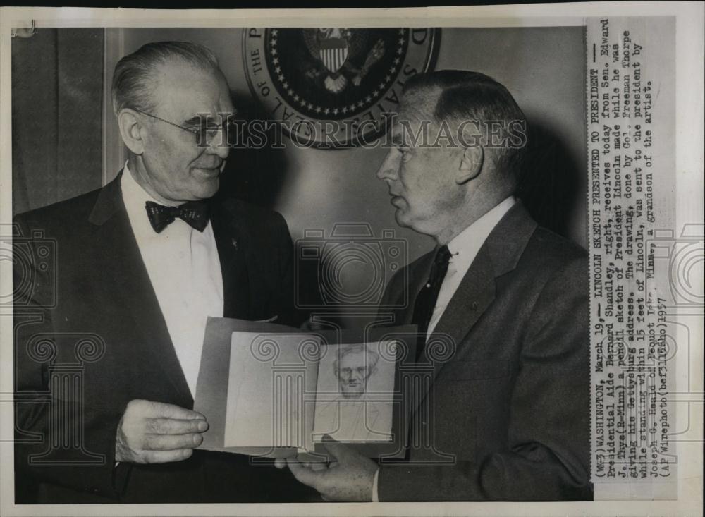 1957 Press Photo Presidential Aide Bernard Shandley &amp; Senator Edward Thye (R-Min - Historic Images