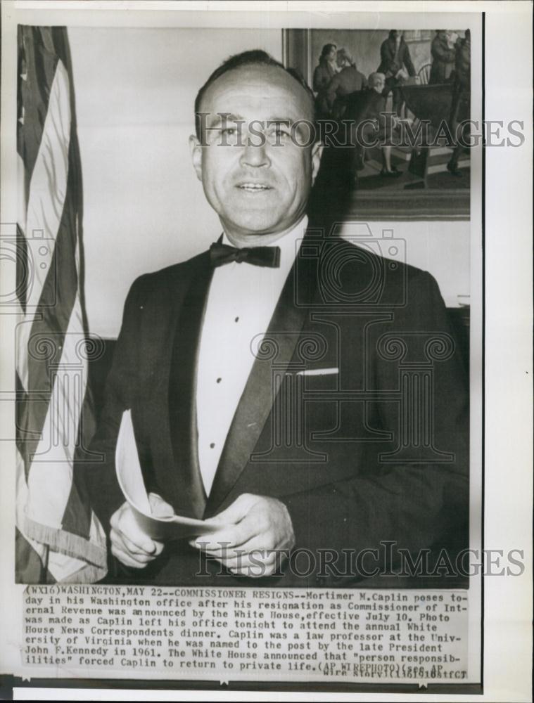 Press Photo Mortimer M Caplin Poses Washington Office Resigns Commissioner IRS - Historic Images