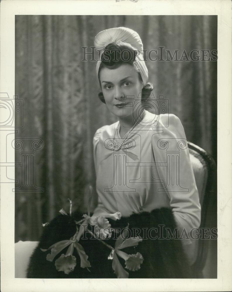 1952 Press Photo Mrs Ralph West Robie - RSL02325 - Historic Images