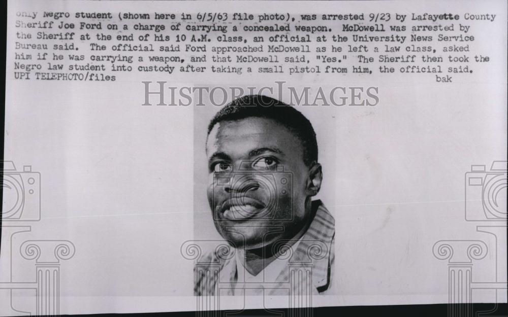1963 Press Photo Cleve McDowell Arrested for Carrying Concealed Weapon - Historic Images