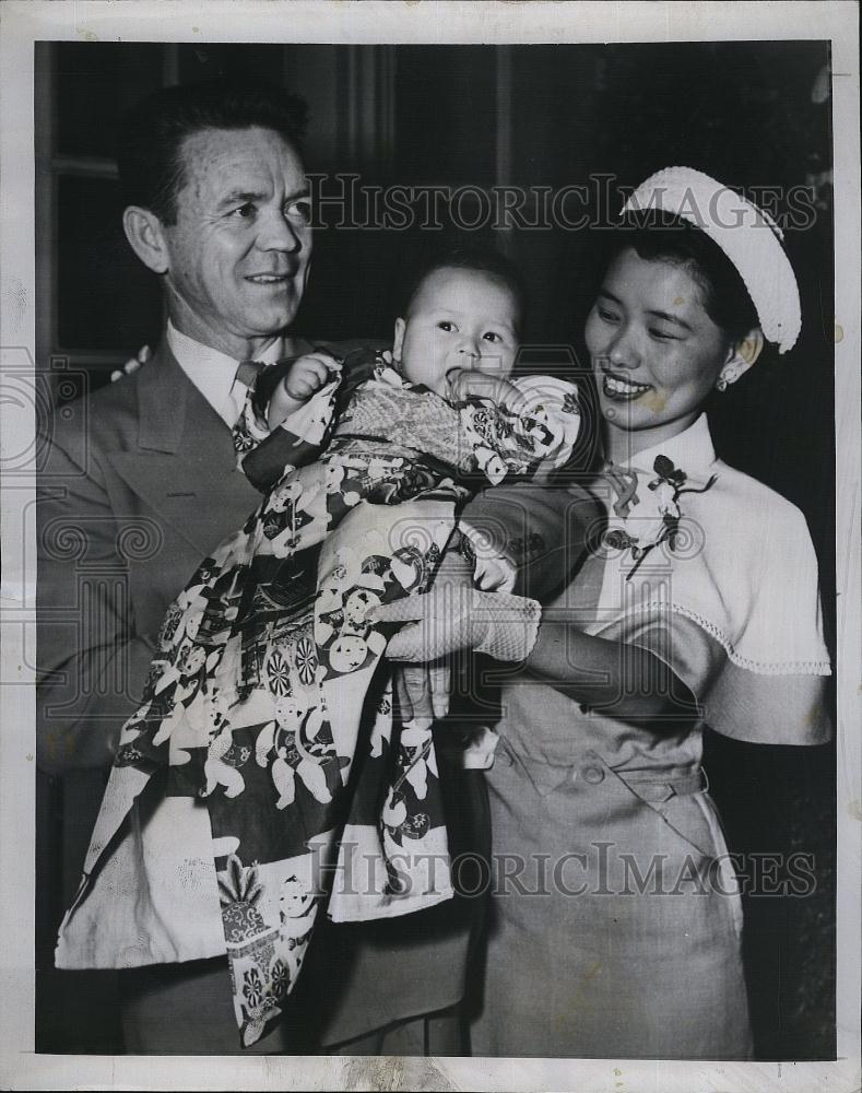 1951 Press Photo Carroll Heija Klotzbach Christianized American Dad Japanese - Historic Images