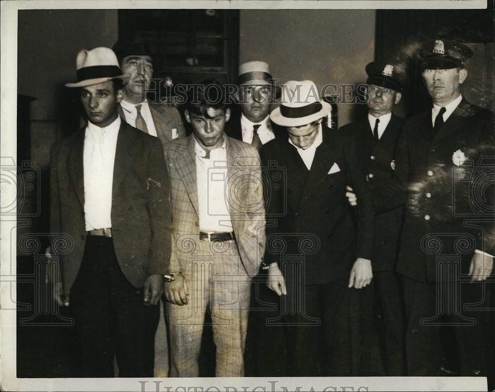 1933 Press Photo Alexander Santossuso Sun Glass Bandit captured - RSL90467 - Historic Images