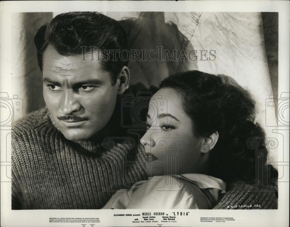 1942 Press Photo Merle Oberon & Alan Marshal in "Lydia" - RSL89353 - Historic Images