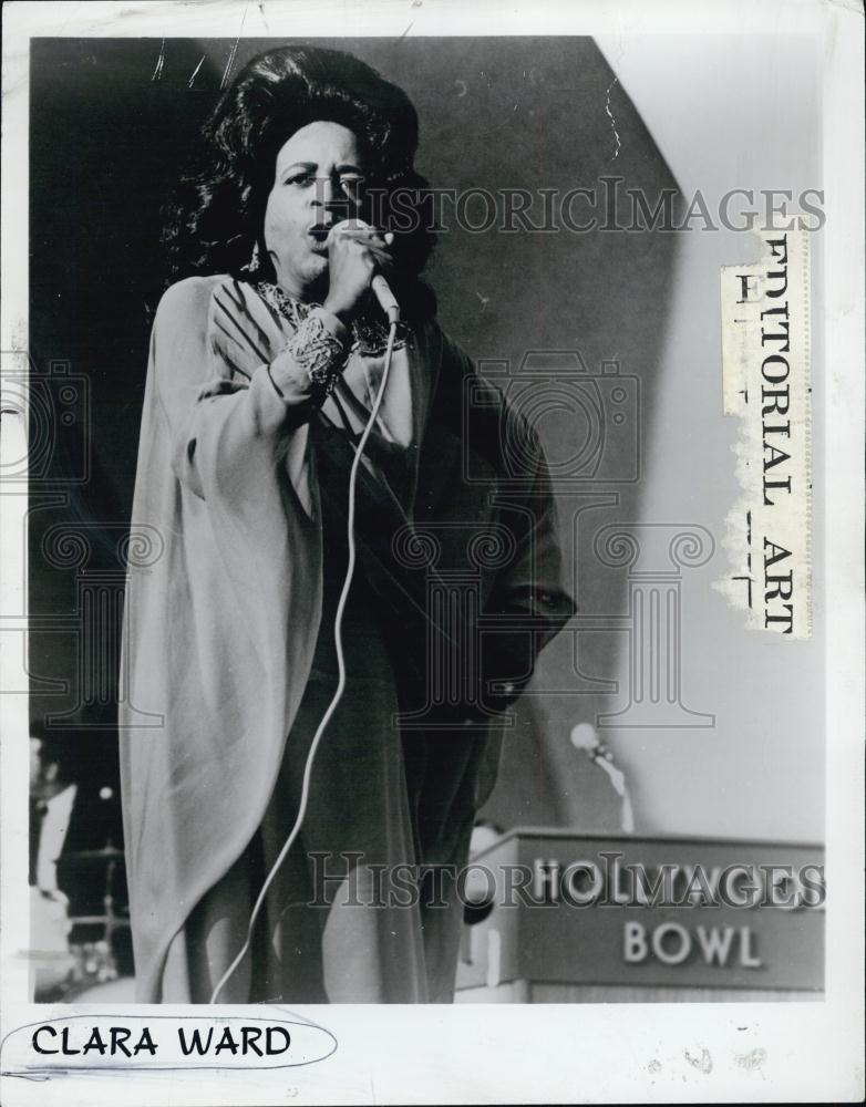 1972 Press Photo Popular Singer Clara Ward At Hollywood Bowl - RSL03271 - Historic Images