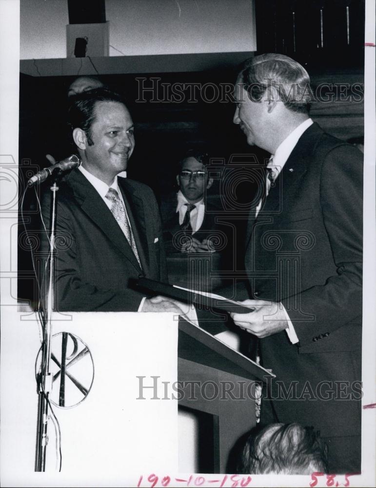 1973 Press Photo Reverend Herbert Miller, Pastor, Arlington Presbyterian Church - Historic Images