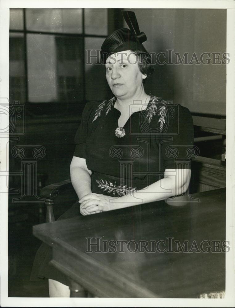 1939 Press Photo Mrs Dorothy Dalleck Sues Husband for Infidelity - RSL03473 - Historic Images