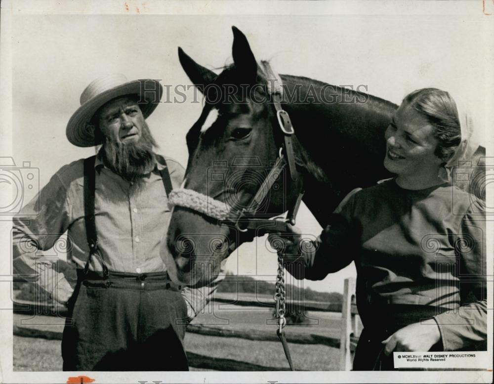 1973 Press Photo Actor Wallace Rooney, Actress Pamela Toll, World Of Disney - Historic Images