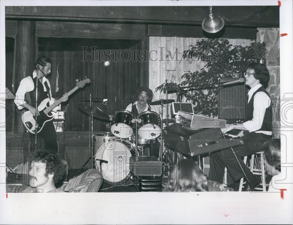 1980 Press Photo Sea Ketch Restaurant Dirk Buck Band Keefner Sheldon Knapp - Historic Images