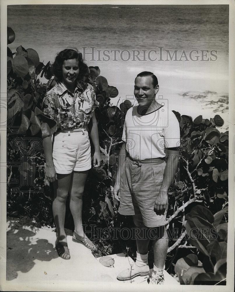 1939 Press Photo Mr and Mrs Robert Taft cottage Beach Holme - RSL82705 - Historic Images