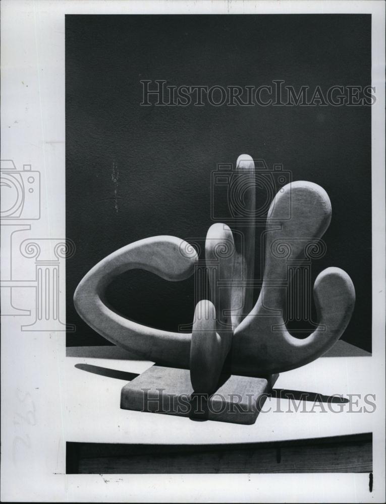 1979 Press Photo two complementary wood forms combined sculptural composition - Historic Images