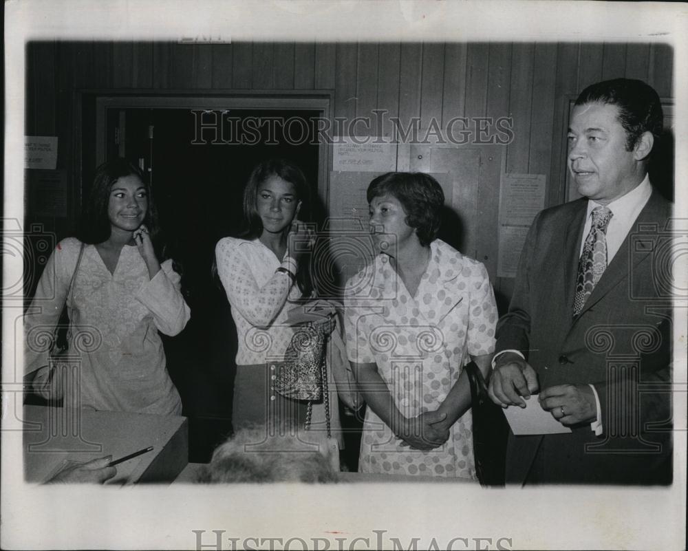 1972 Press Photo Edwina Brooke, Remi Brooke, Mrs Brooke and Sen Ed Brooke - Historic Images