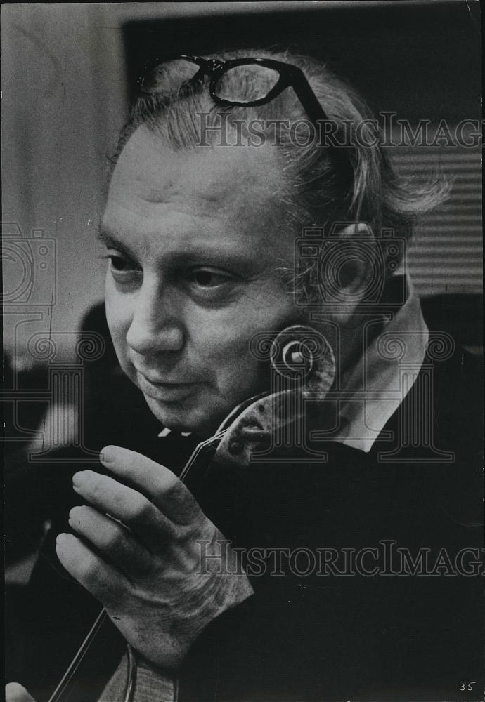 Press Photo Isaac Stern World renowned &amp; celebrated violinist at Symphony ball - Historic Images