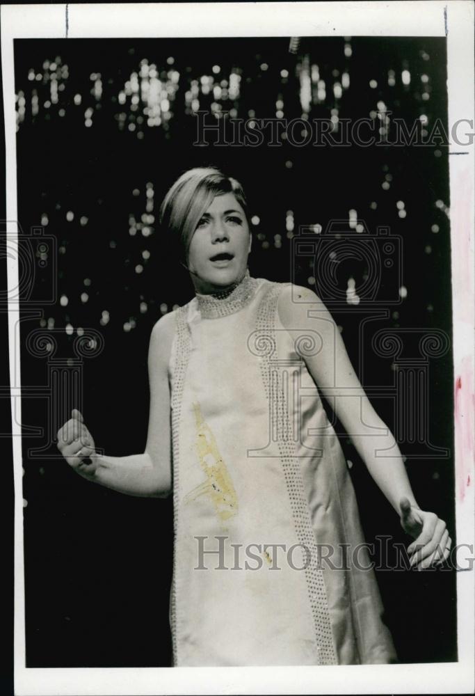 Press Photo Singer Lana Cantrell Performing - RSL59707 - Historic Images