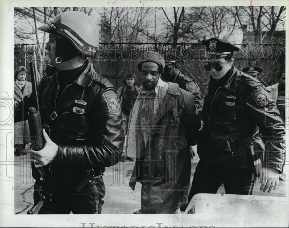 1988 Press Photo James McConnell Cop Killer Murder Suspect Court Arraignment - Historic Images