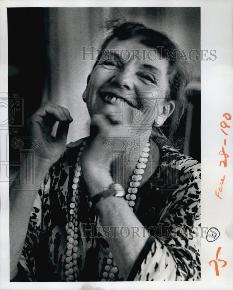 1976 Press Photo Ruth Sadler, Actress, Writer, Editor, Director, Teacher, Artist - Historic Images