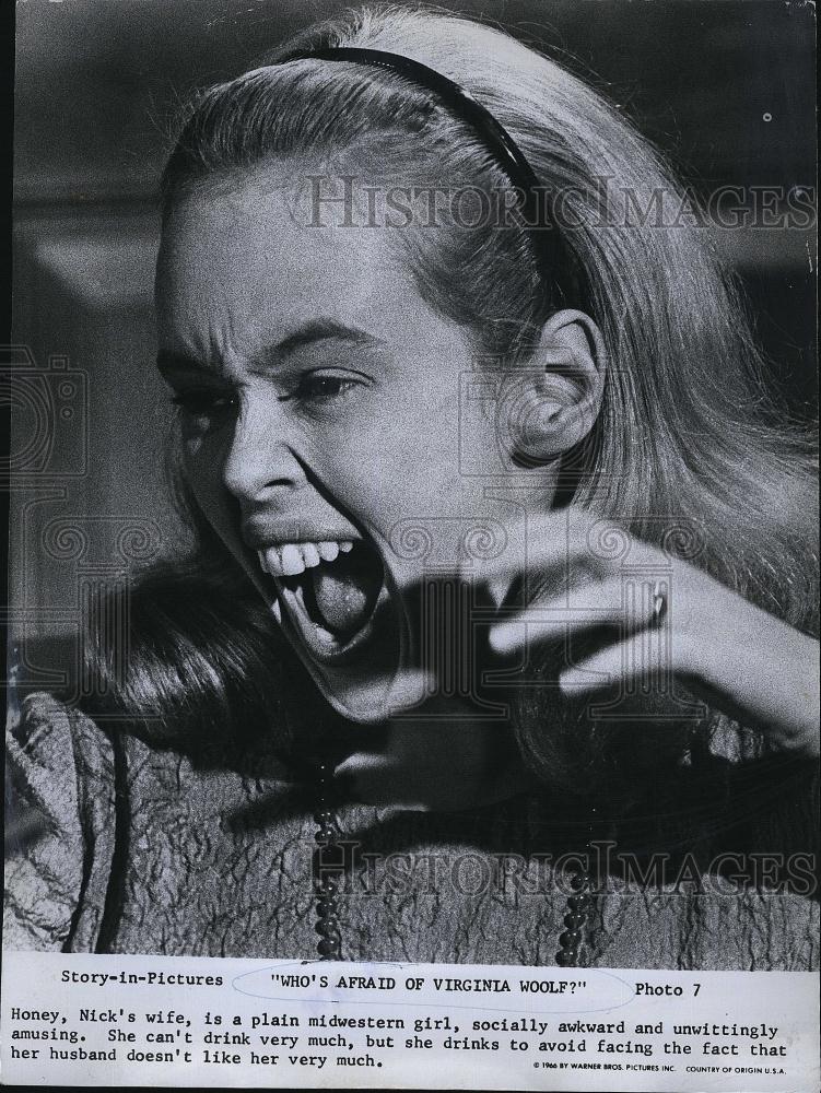 1966 Press Photo Actress Sandy Dennis in &quot;Who&#39;s Afraid of Virginia Woolf?&quot; - Historic Images