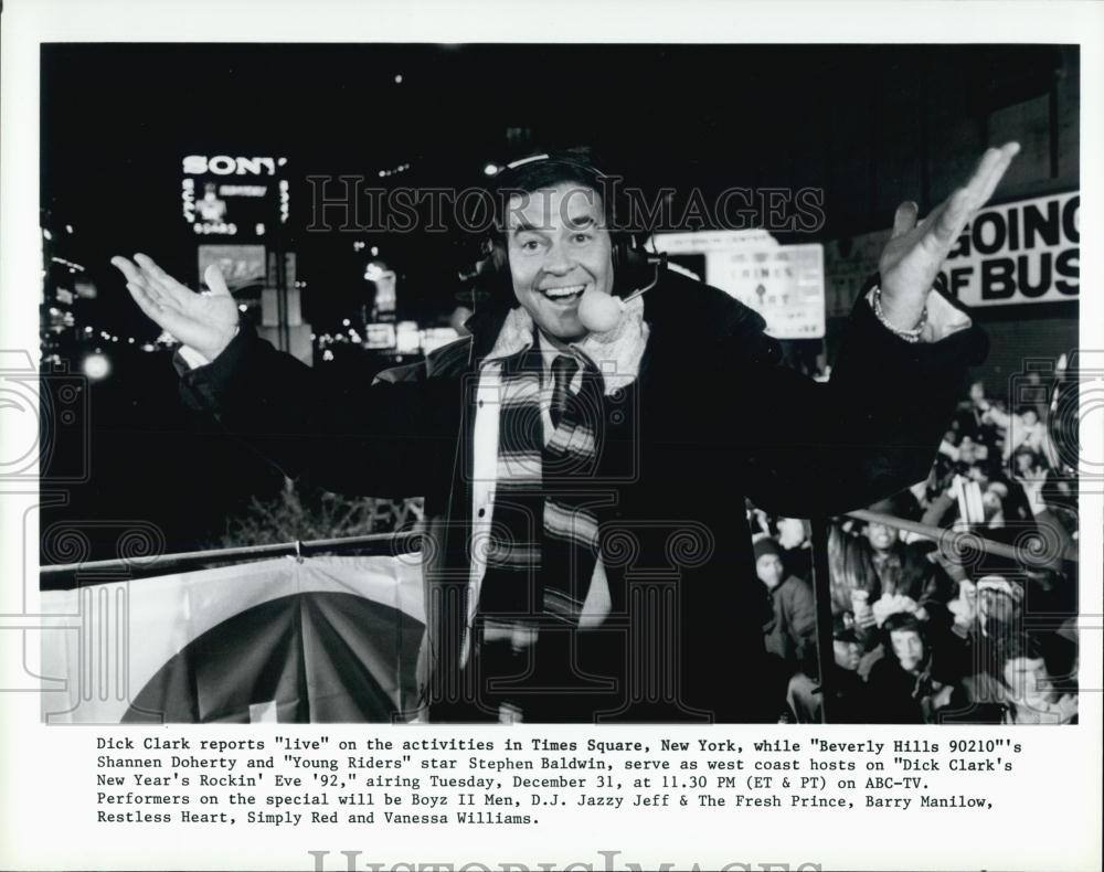 1992 Press Photo Dick Clark hosts &quot;New Year&#39;s Rockin&#39; Eve 1992&quot; - RSL05423 - Historic Images