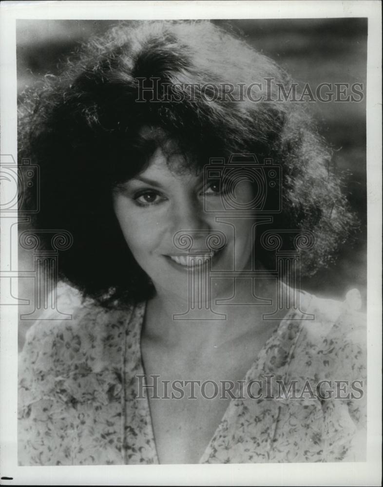 Press Photo Marsha Mason Actress Smiling Wearing Dress - RSL79469 - Historic Images