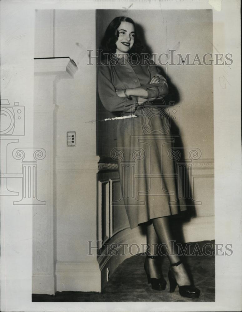 1947 Press Photo Carol Wonderman, attractive film star - RSL47233 - Historic Images