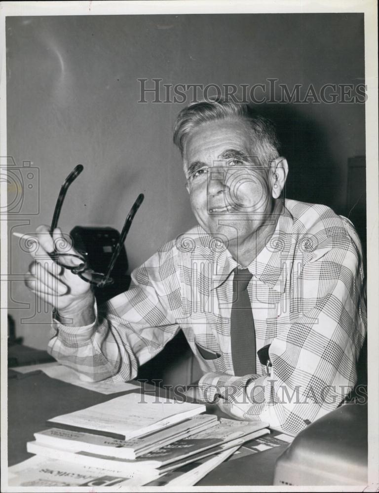 1963 Press Photo Paul Davis Teacher At Manatee High - RSL65975 - Historic Images