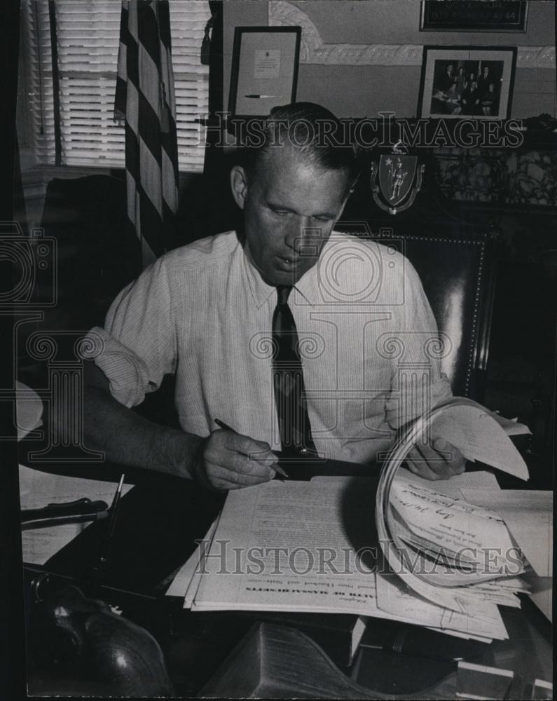 1969 Press Photo Massachusetts Governor Francis Sargent - RSL77941 - Historic Images