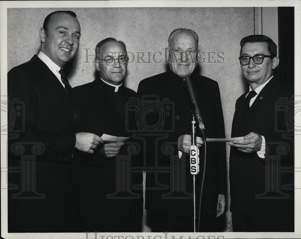 1969 Press Photo R Cardinal Cushing,J MacCracken,Msgr A Handi,D Trageser - Historic Images