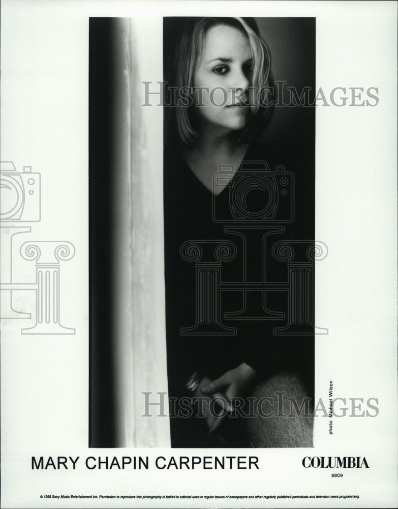 1995 Press Photo Singer Mary Chapin Carpenter Promotional Portrait - RSL42847 - Historic Images