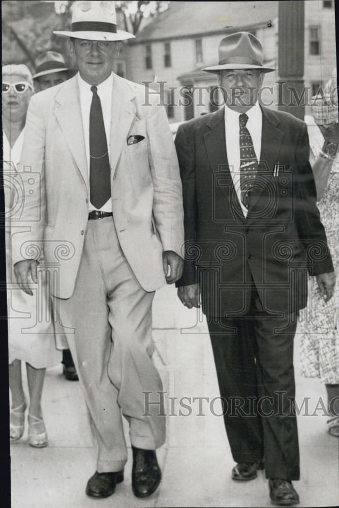 1955 Press Photo Police Capt Harold F Congdon of Boston - RSL01593 - Historic Images