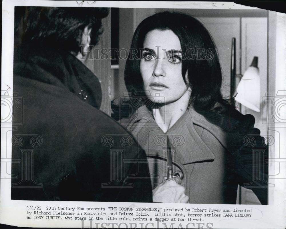 1968 Press Photo Lara Lindsay and Tony Curtis in "The Boston Strangler" - Historic Images