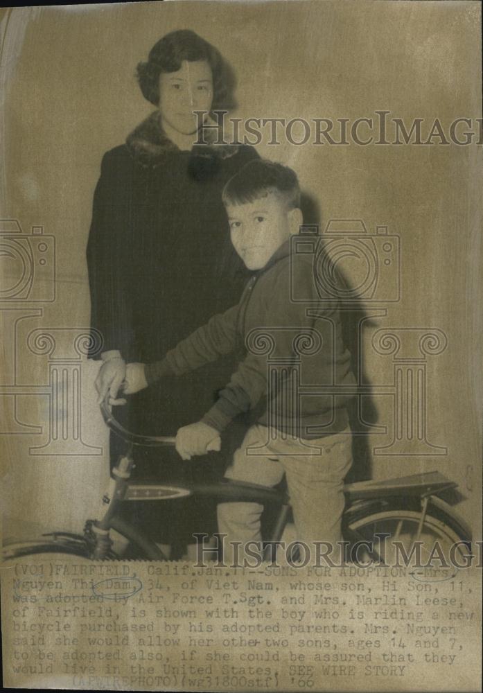 1966 Press Photo Mrs Nguyen Dam whose son was adoption by Airforce sgt Marlin - Historic Images