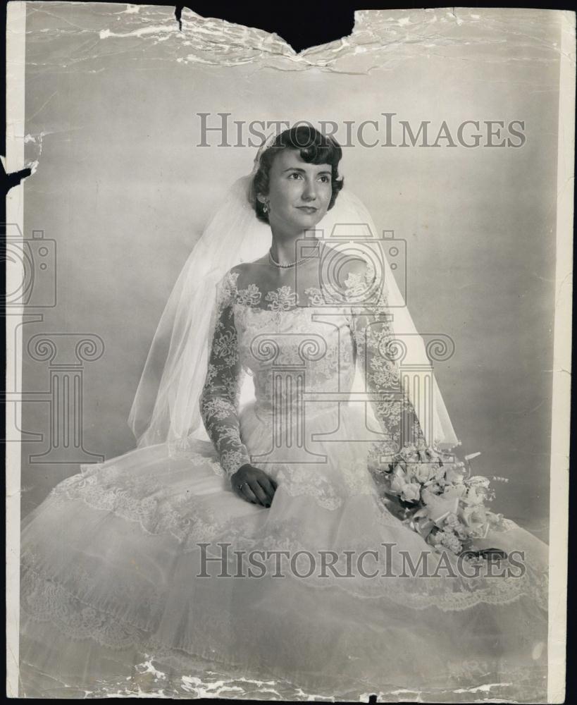 Press Photo Betty Jean Miller, Suncoast Living Editor - RSL64239 - Historic Images