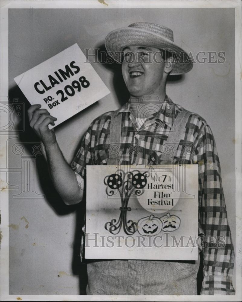 1960 Press Photo John Mitchell, Harvest Film Festival - RSL83443 - Historic Images