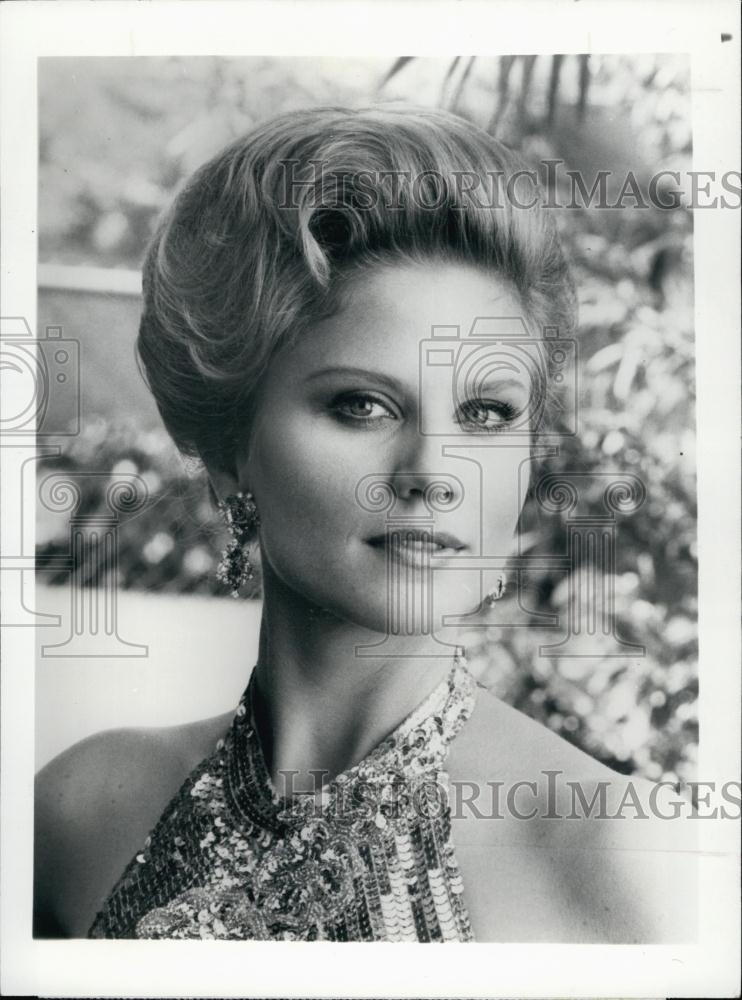 1984 Press Photo Laura Johnson starring in &quot;Falcon Crest&quot; - RSL61925 - Historic Images