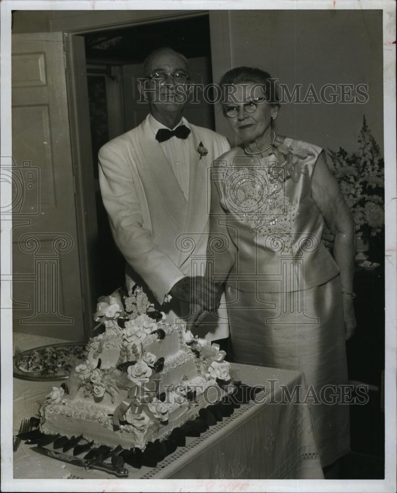 1967 Press Photo Dr and Mrs Charles Zeek celebrate their golden anniversary - Historic Images