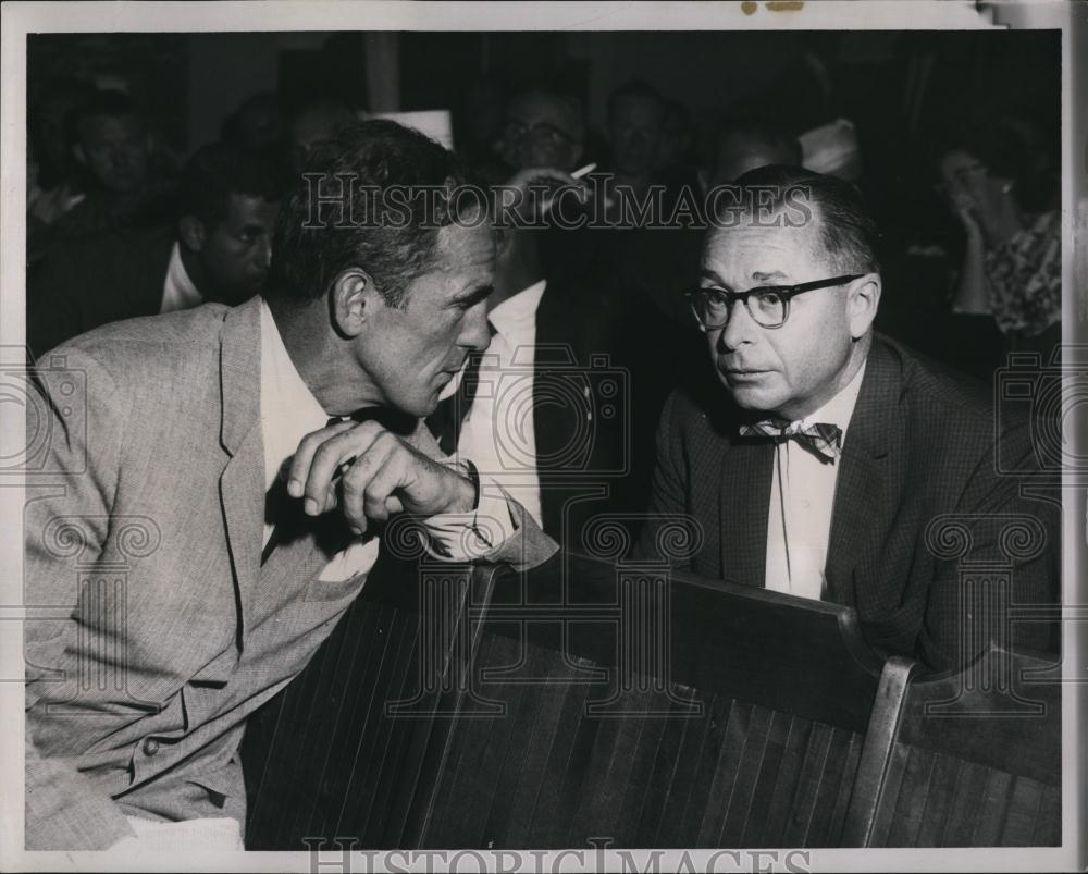 1961 Press Photo Edward Simmons &amp; Rep Francis Perry at a hearing - RSL88521 - Historic Images