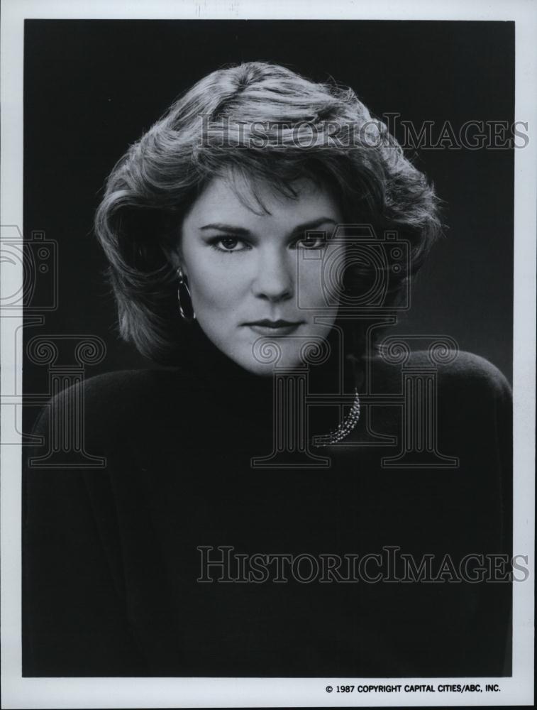 1987 Press Photo Actress Carolyn McCormick stars in "Spencer" - RSL45467 - Historic Images