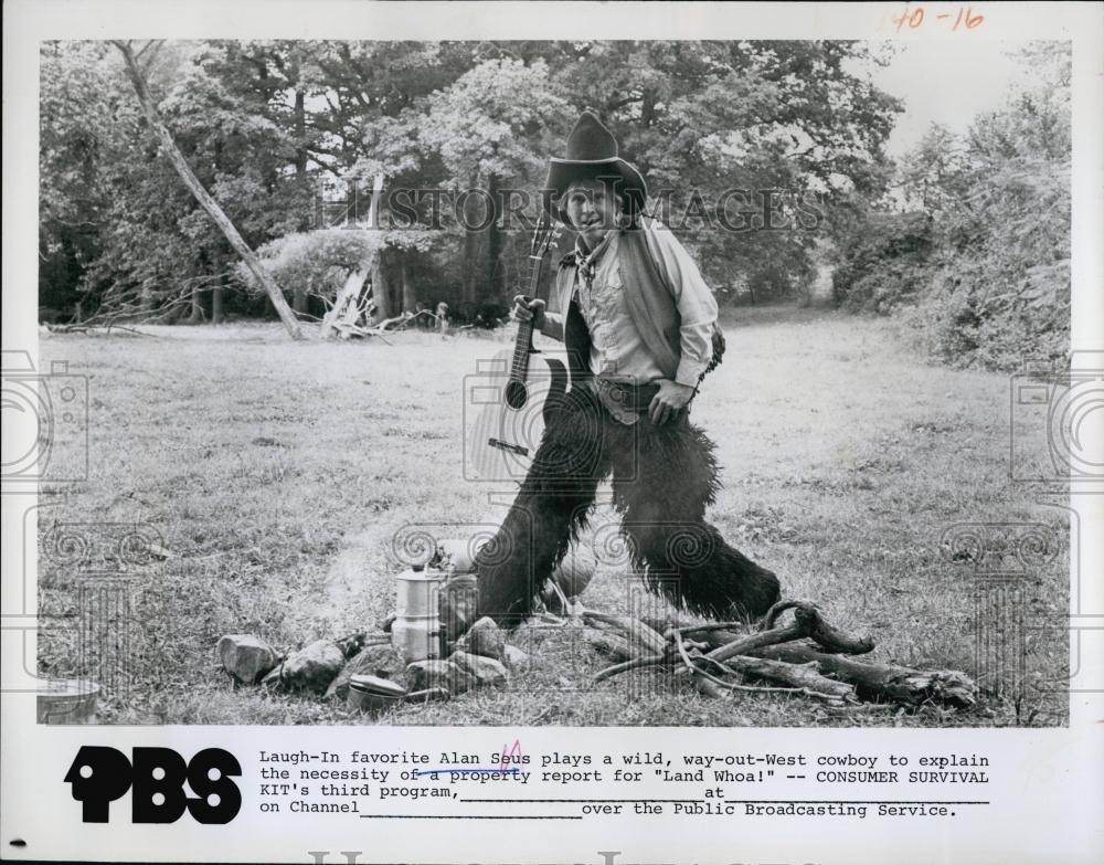 1975 Press Photo Comedian Alan Sues as Cowboy in &quot;Land Whoa&quot; - RSL66719 - Historic Images