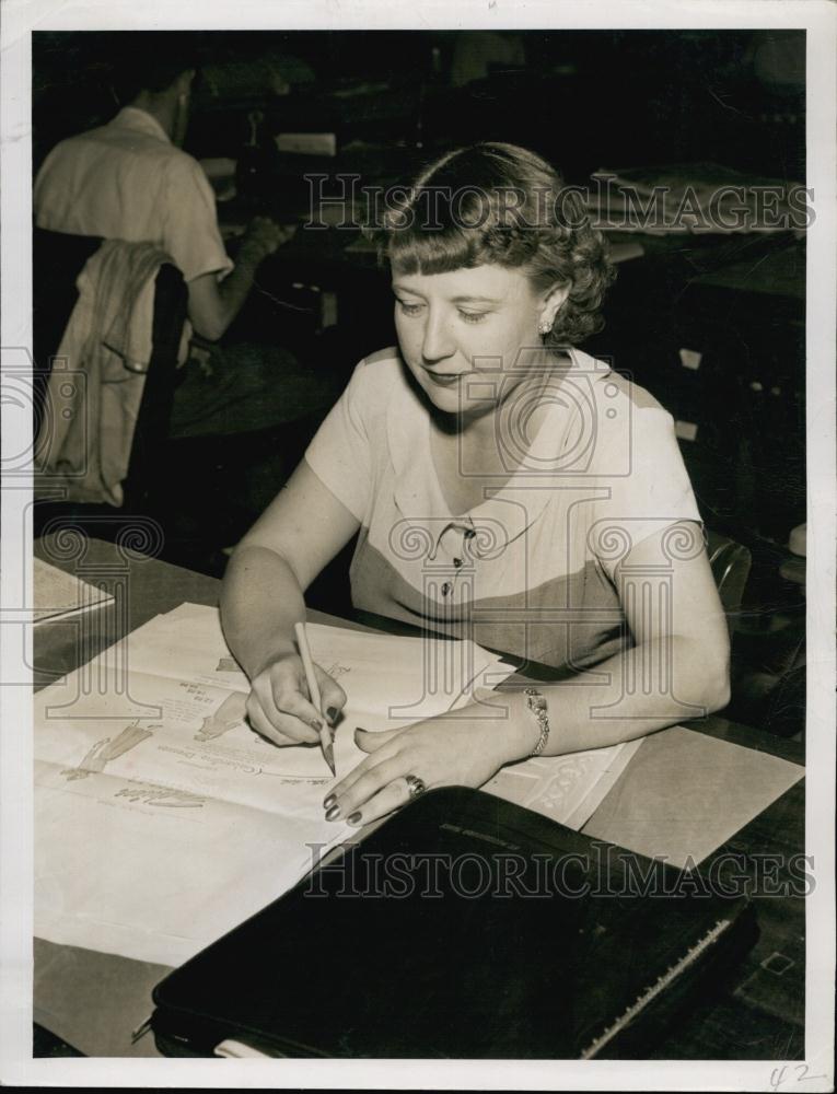 1950 Press Photo Millie Psborne Display advertising salesman - RSL63559 - Historic Images