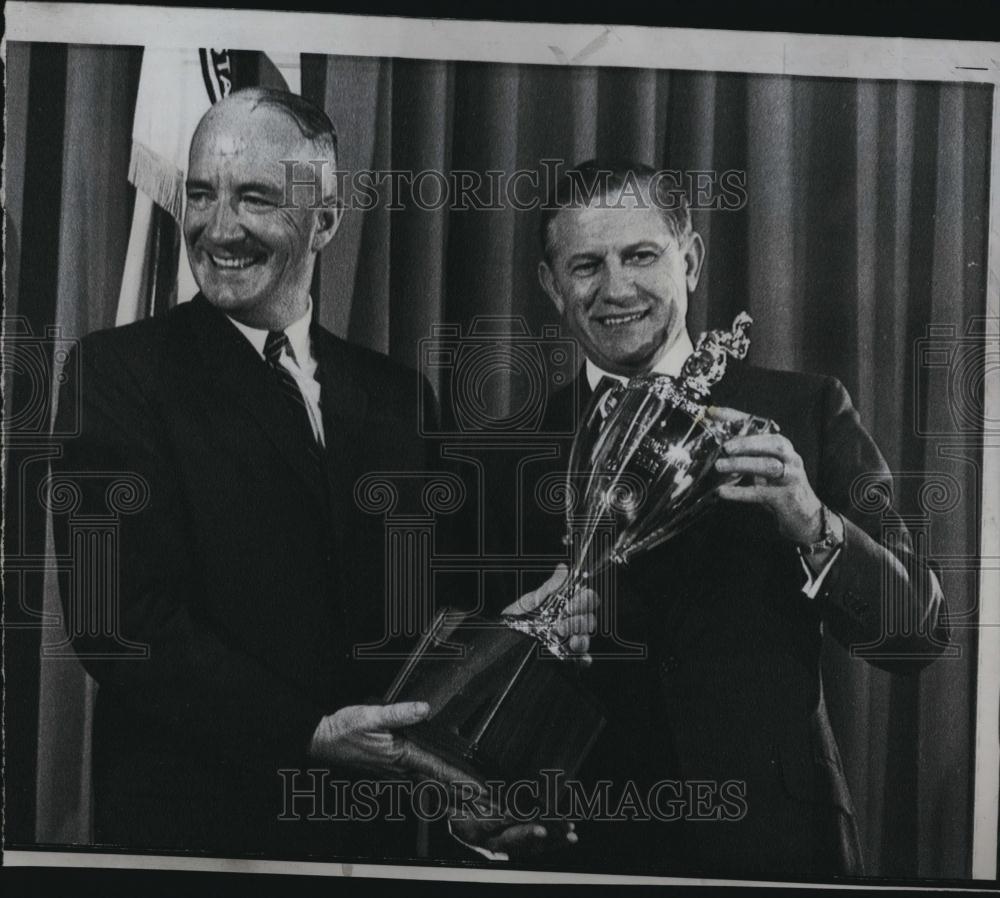 1969 Press Photo Frederick Marsh &amp; Sec of Transportation Volpe - RSL89357 - Historic Images