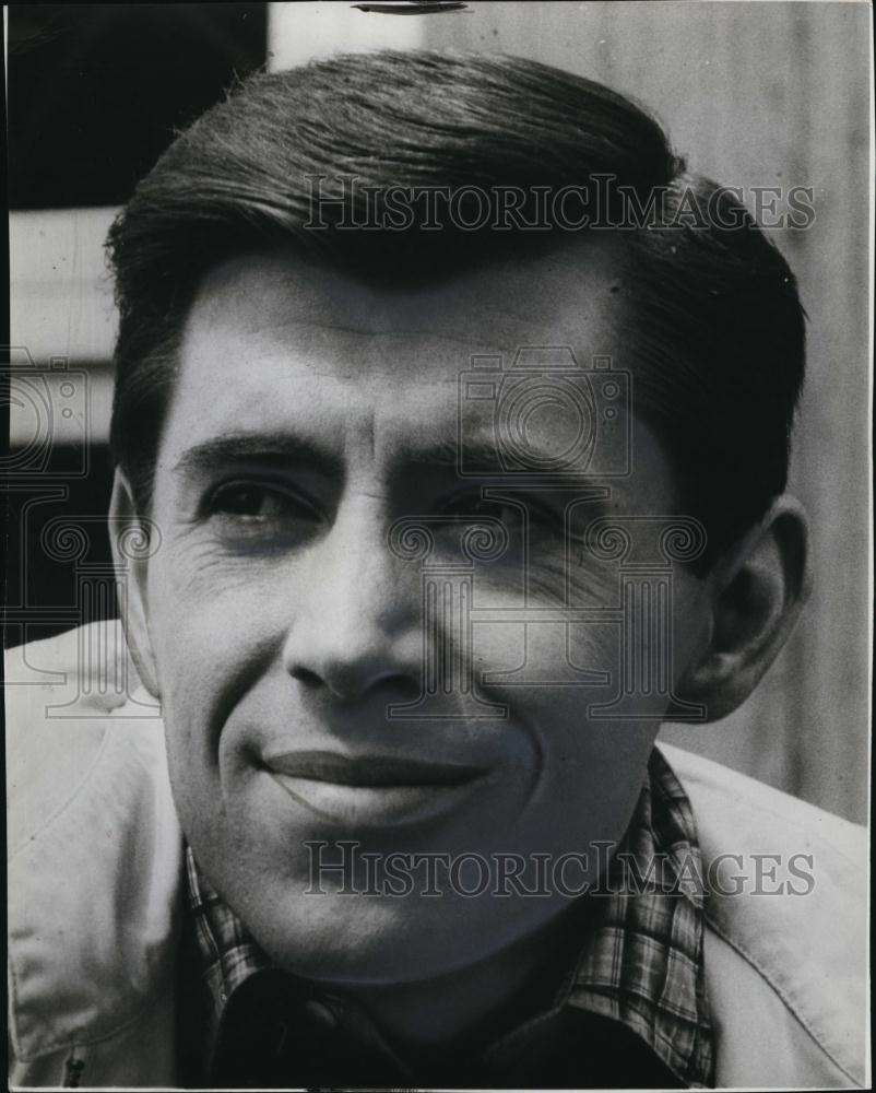 1963 Press Photo Brian Bedford Actor The Public Ear and The Private Eye - Historic Images