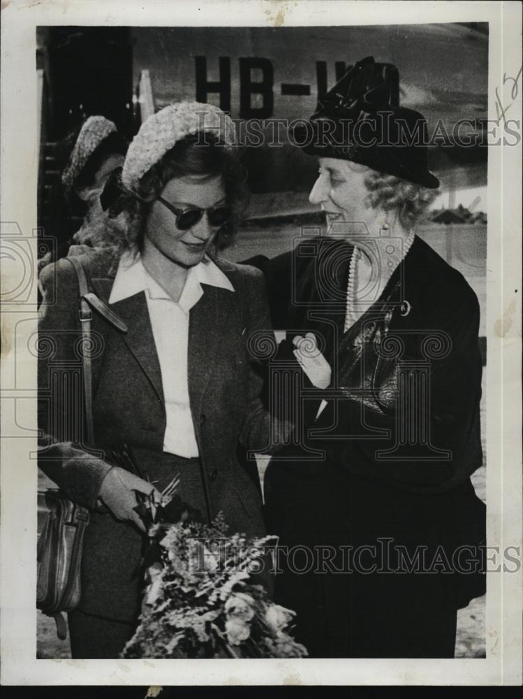 1947 Press Photo Belgian Princess Josephine and Princess Ingebord of Sweden - Historic Images