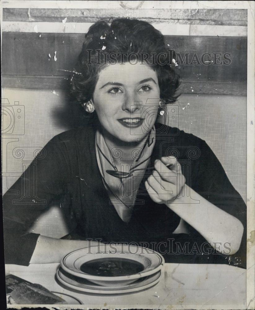 1955 Press Photo call girl Pat Ward, star witness in vice trial of Mickey Jelke - Historic Images